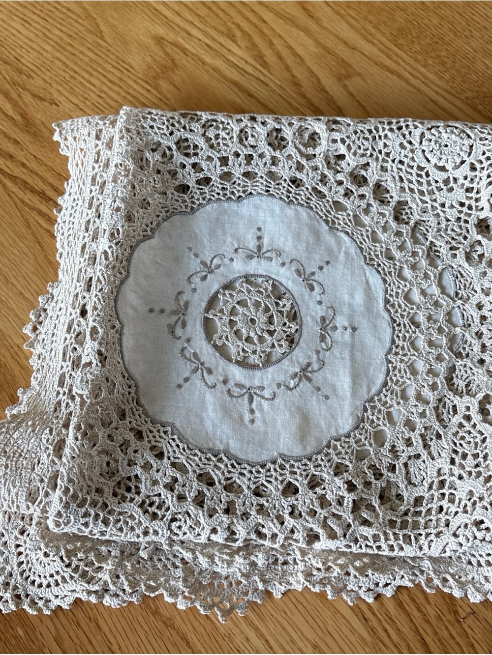 Vintage handmade Lace Crochet Table Runner - Cream 48”x45”